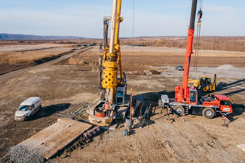 Будівництво автодорожнього прикордонного мостового переходу через річку Дністер на українсько-молдовському державному кордоні в...